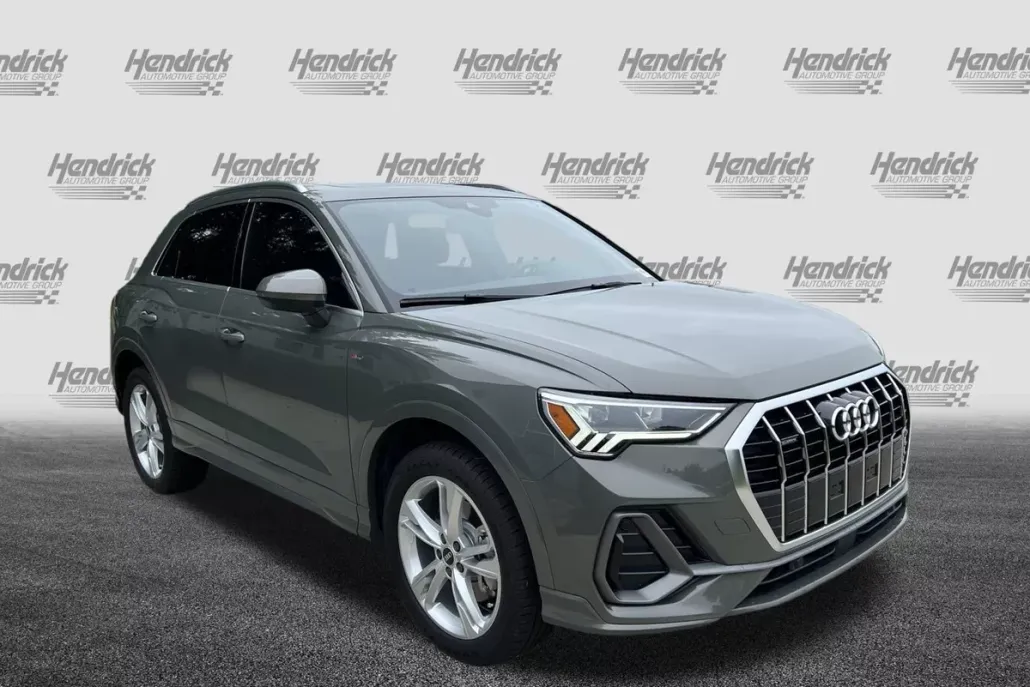 2024 Audi Q3 45 TFSI S line Premium photo 1