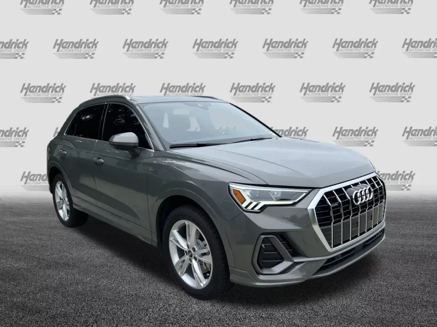 2024 Audi Q3 45 TFSI S line Premium photo 1
