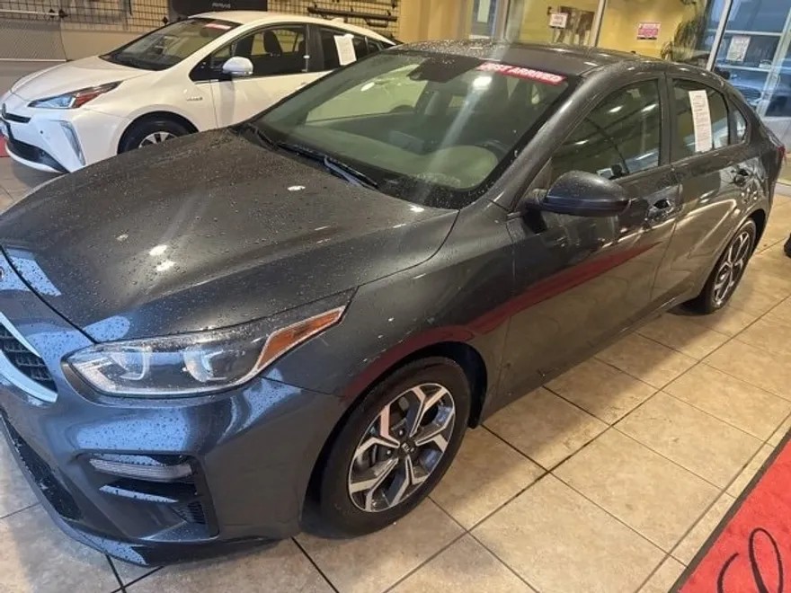2019 Kia Forte LXS photo 1