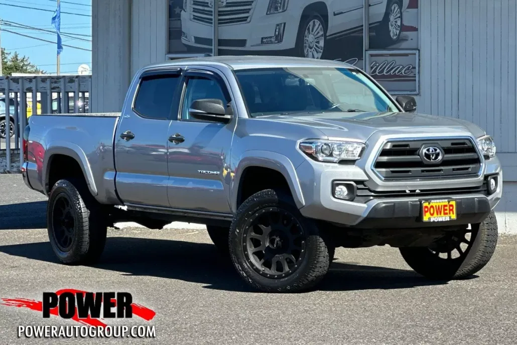 2016 Toyota Tacoma SR5 photo 1
