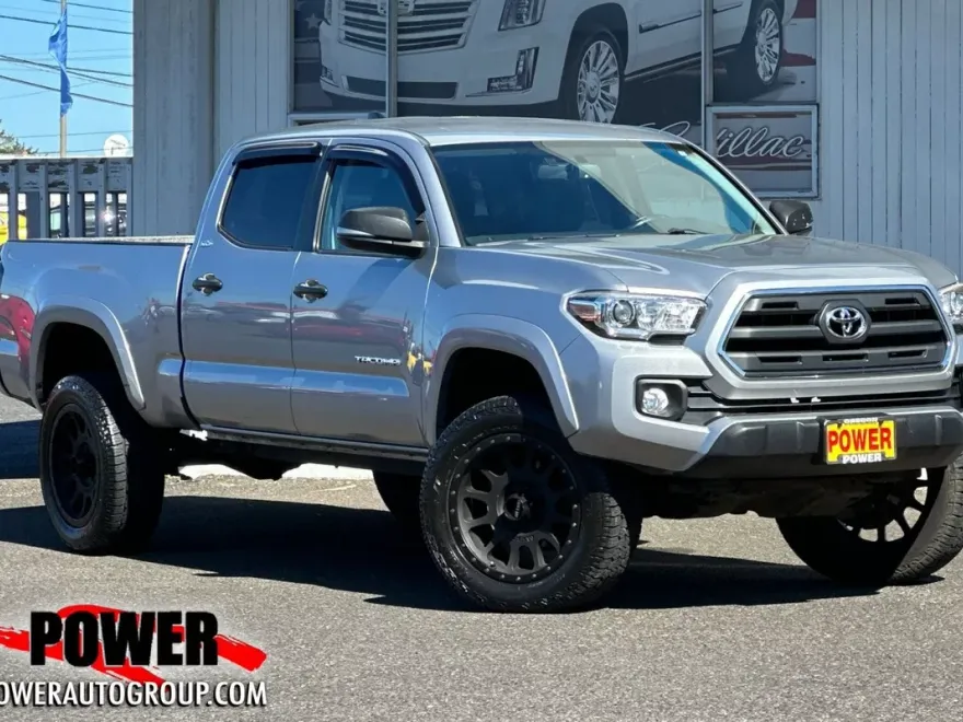 2016 Toyota Tacoma SR5 photo 1