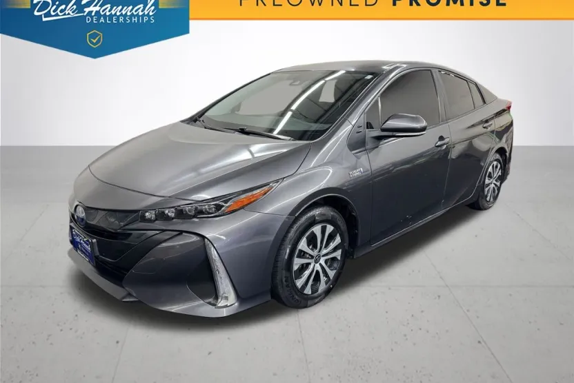 2021 Toyota Prius Prime LE photo 1