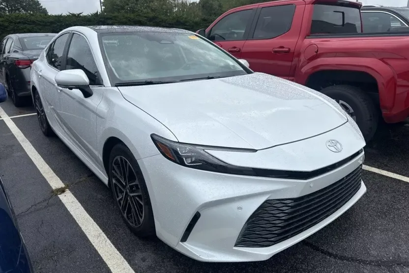 2025 Toyota Camry XLE photo 1