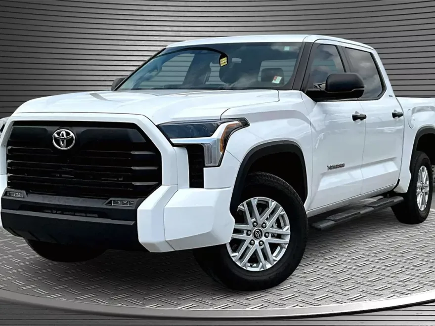2024 Toyota Tundra SR5 photo 1
