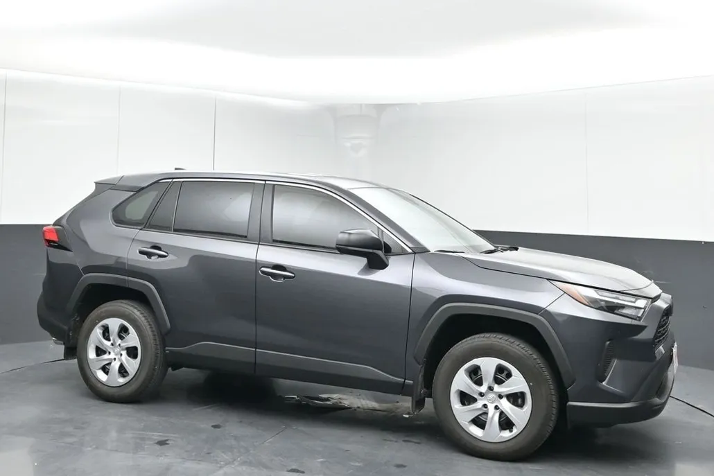 2025 Toyota RAV4 LE photo 1