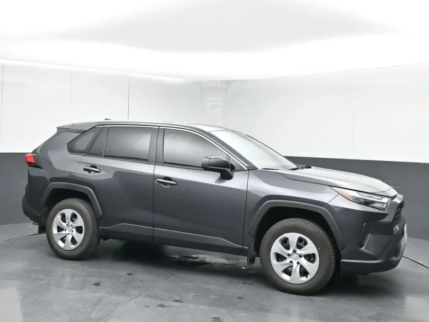 2025 Toyota RAV4 LE photo 1