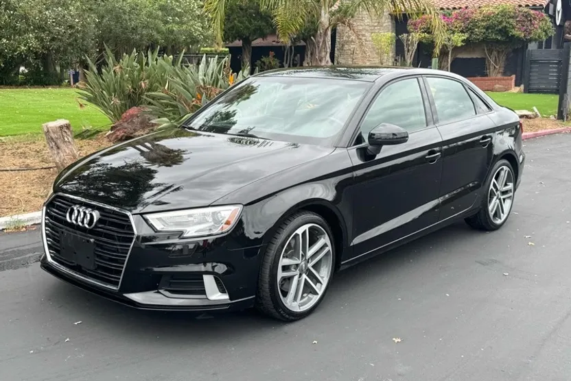 2018 Audi A3 Premium photo 1