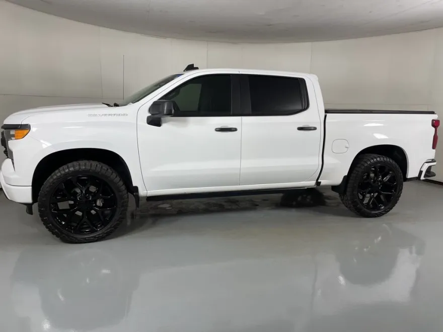 2024 Chevrolet Silverado 1500 Custom photo 1