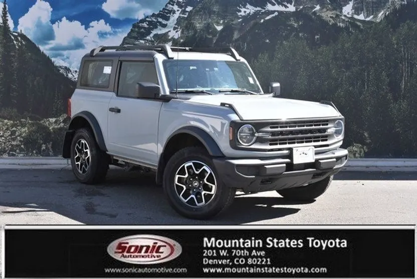 2022 Ford Bronco Base photo 1