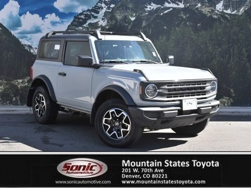 2022 Ford Bronco Base photo 1