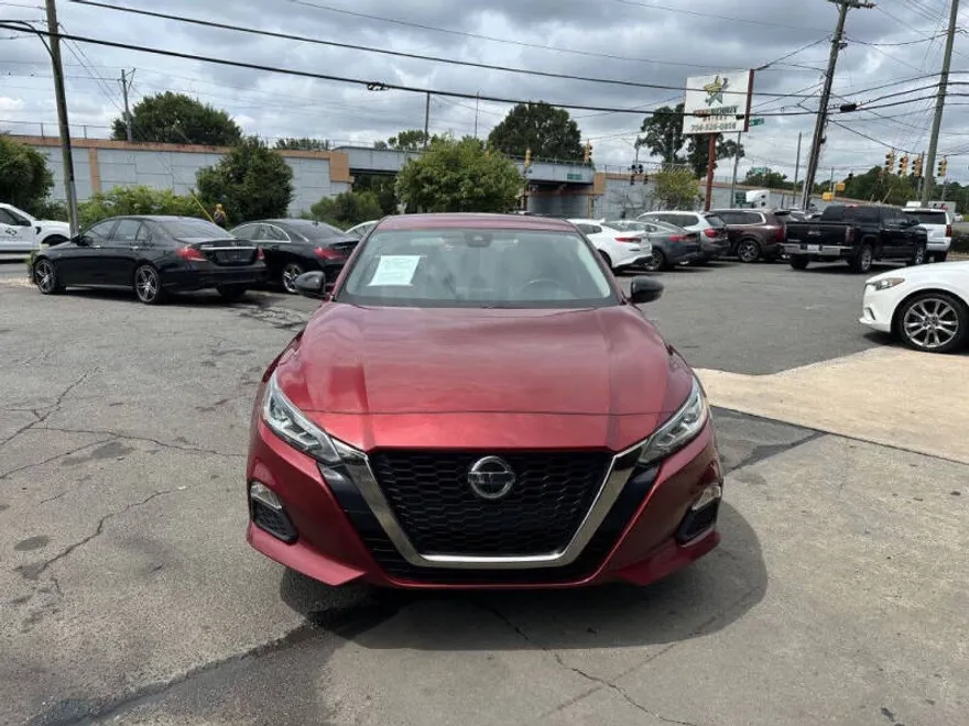 2022 Nissan Altima 2.5 SR photo 1