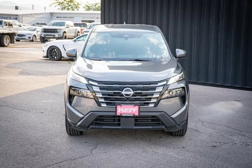 2024 Nissan Rogue SV photo 1