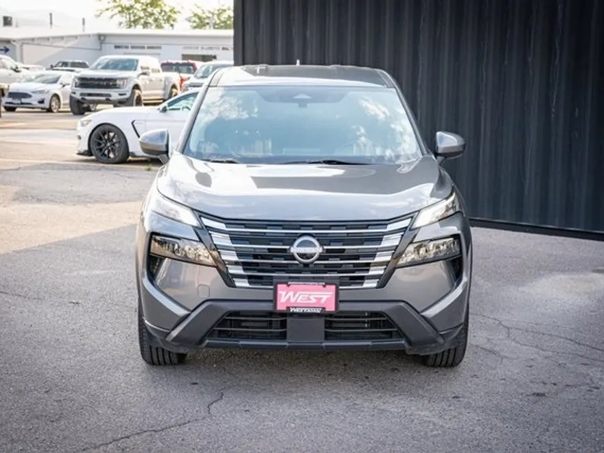 2024 Nissan Rogue SV photo 1
