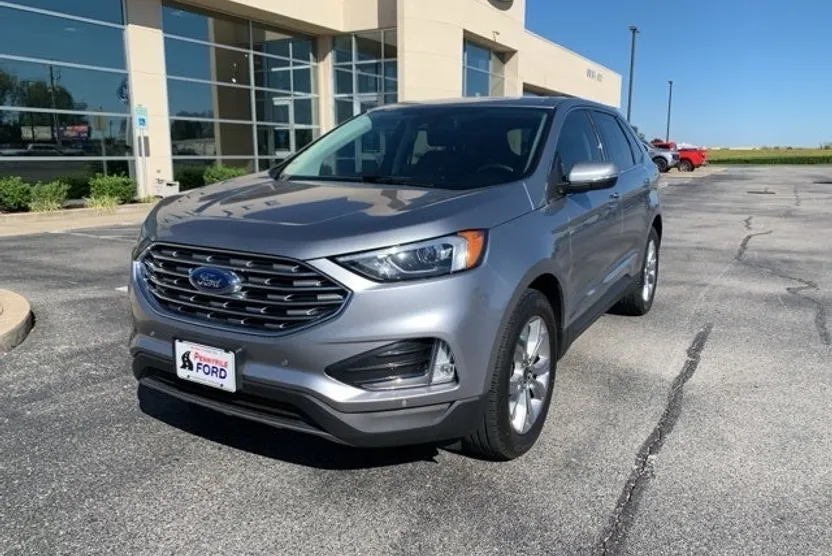 2024 Ford Edge Titanium photo 1