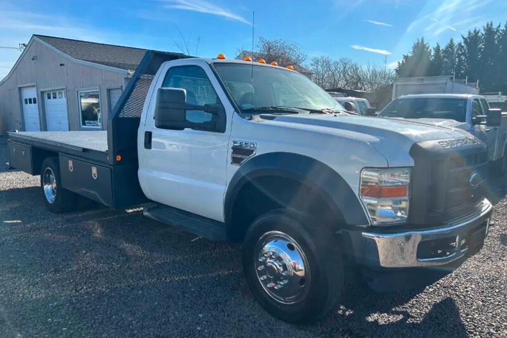 2008 Ford F-550 photo 1