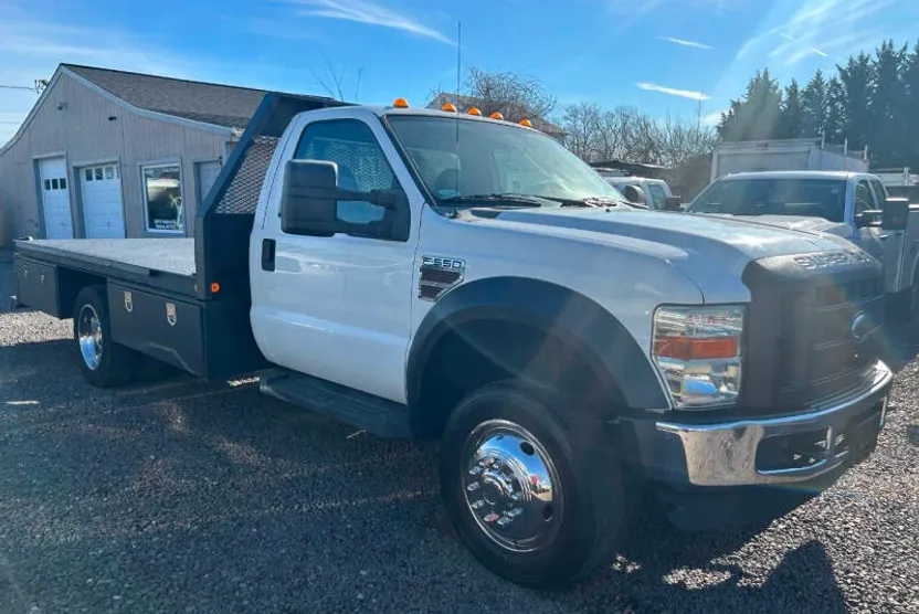 2008 Ford F-550 photo 1