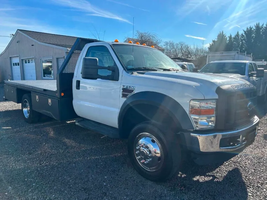 2008 Ford F-550 photo 1