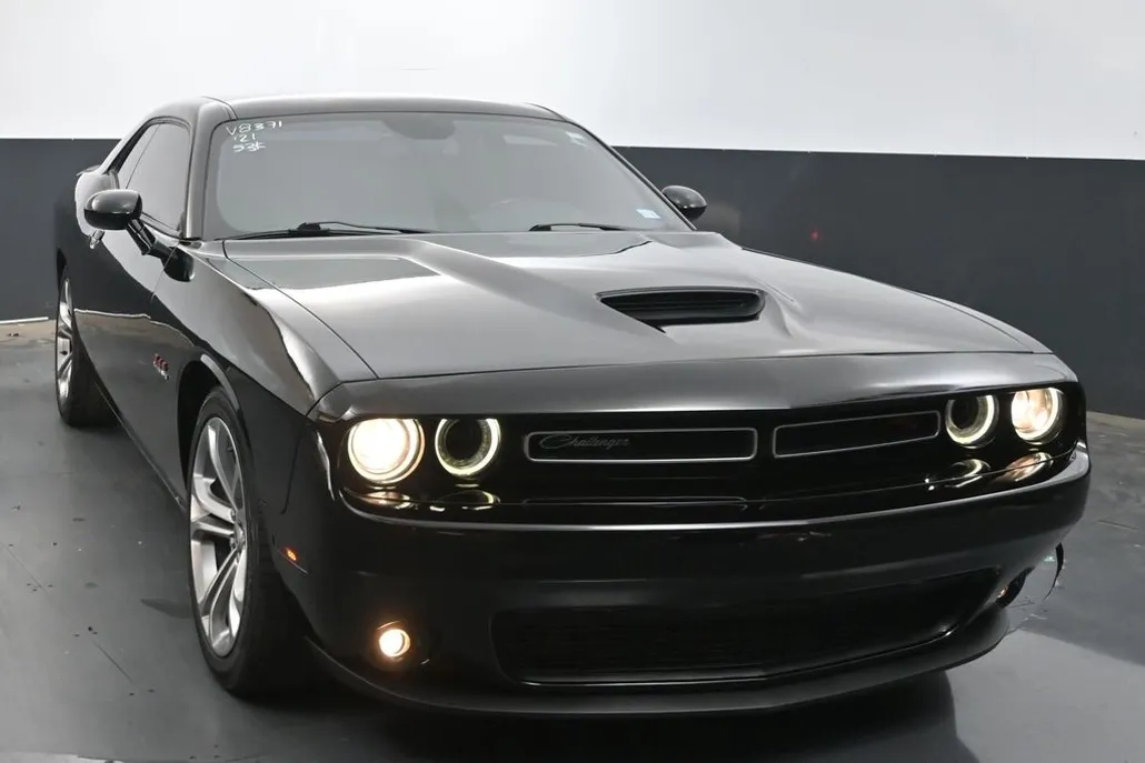 2021 Dodge Challenger R/T photo 1