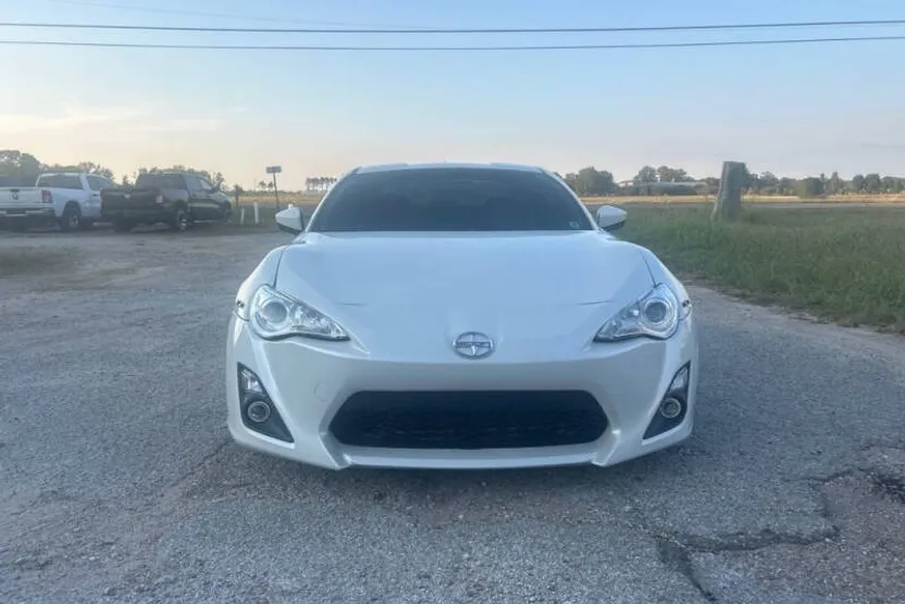 2013 Scion FR-S photo 1