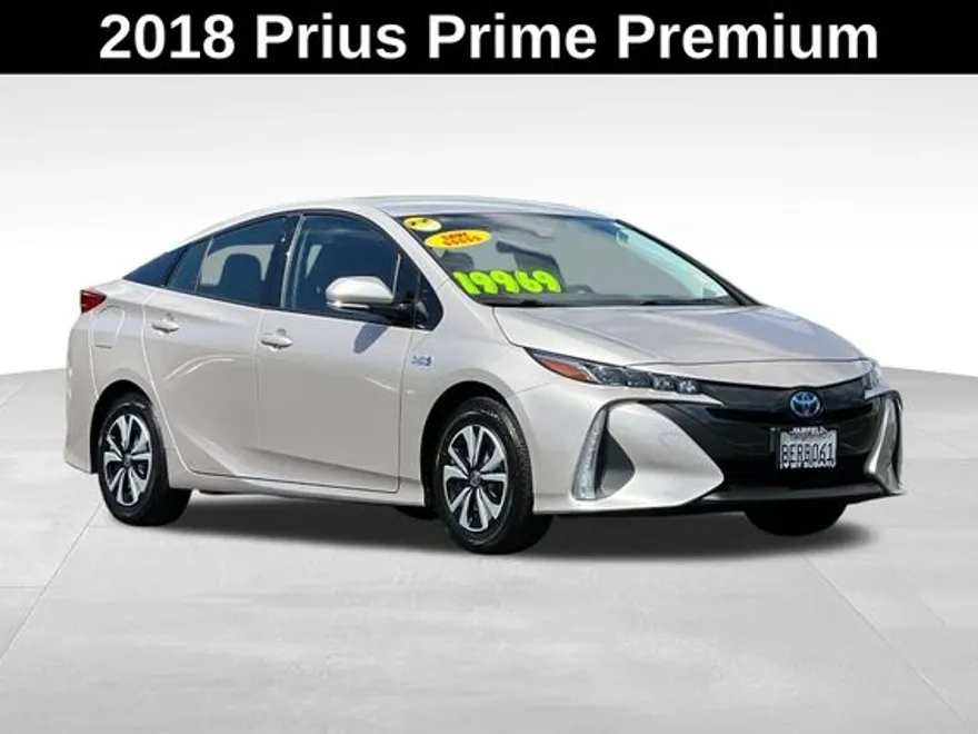 2018 Toyota Prius Prime Premium photo 1