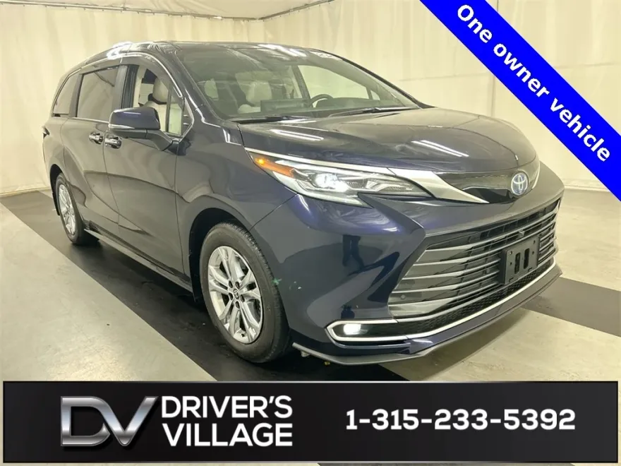 2025 Toyota Sienna Platinum photo 1