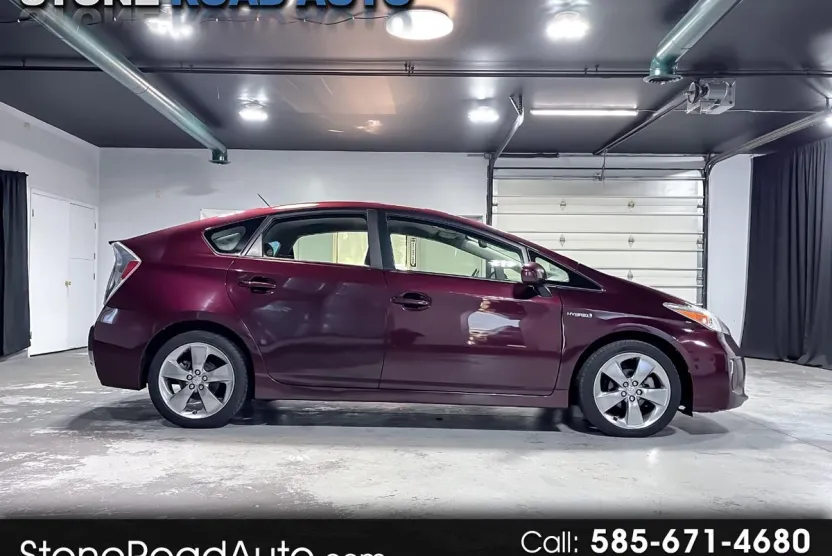 2013 Toyota Prius photo 1