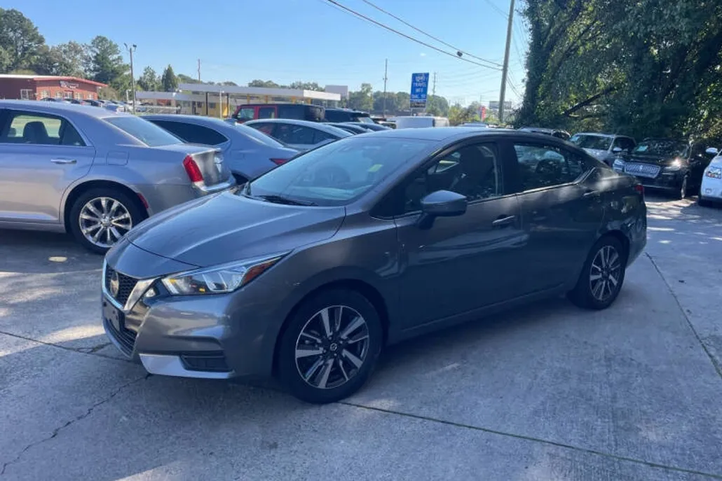 2021 Nissan Versa SV photo 1