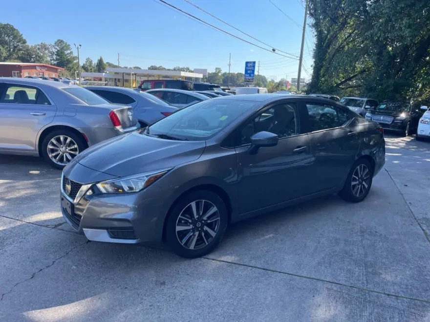 2021 Nissan Versa SV photo 1