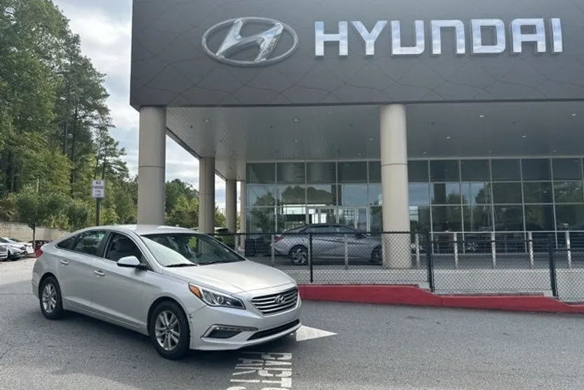 2015 Hyundai Sonata SE photo 1