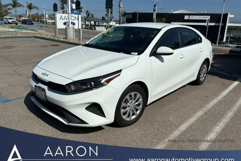 2024 Kia Forte LX photo 1