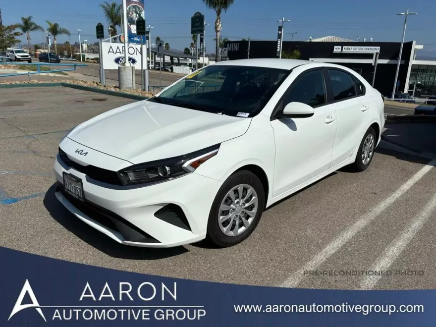2024 Kia Forte LX photo 1
