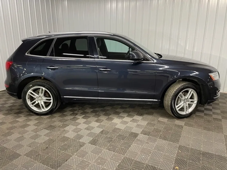 2017 Audi Q5 2.0T Premium photo 1