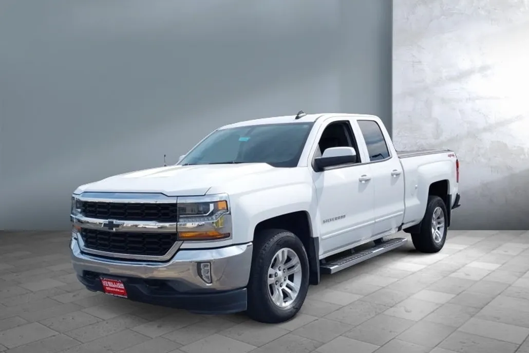 2018 Chevrolet Silverado 1500 LT photo 1