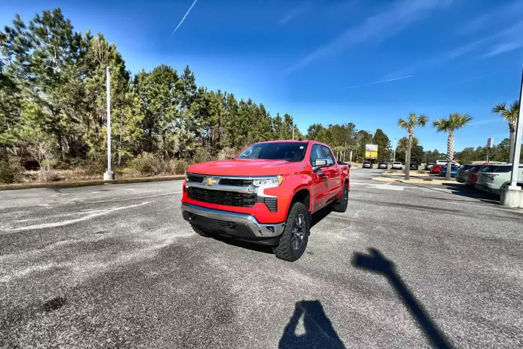 2025 Chevrolet Silverado 1500 LT photo 1