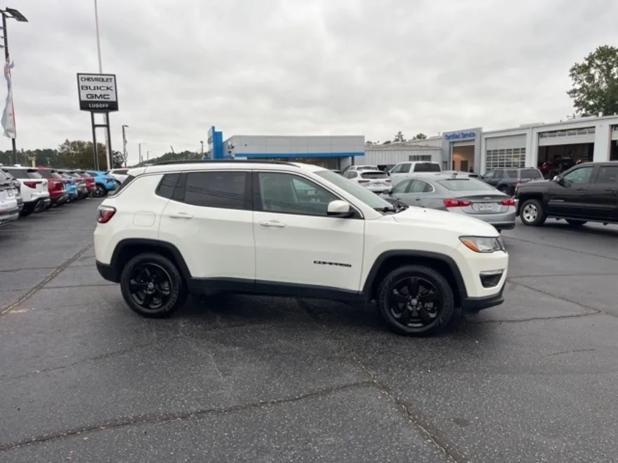 2021 Jeep Compass Latitude photo 1