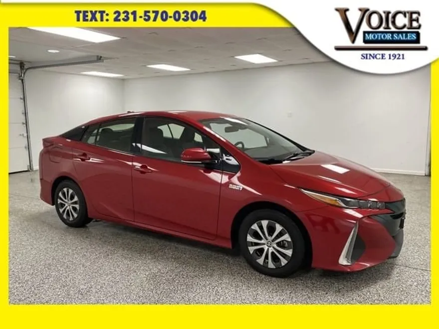 2020 Toyota Prius Prime LE photo 1