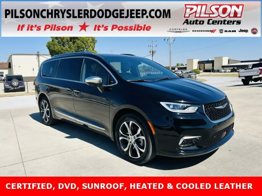 2024 Chrysler Pacifica Pinnacle photo 1