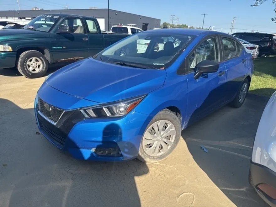 2021 Nissan Versa 1.6 S photo 1
