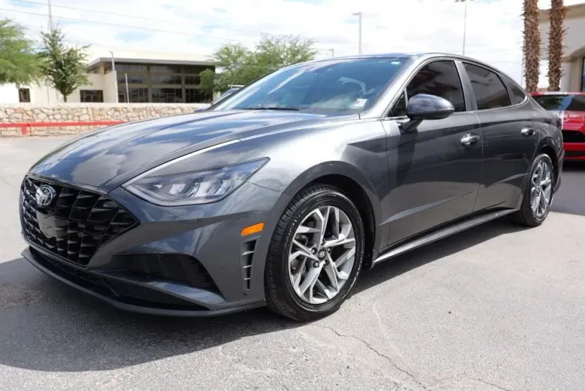 2022 Hyundai Sonata SEL Convenience N Line photo 1
