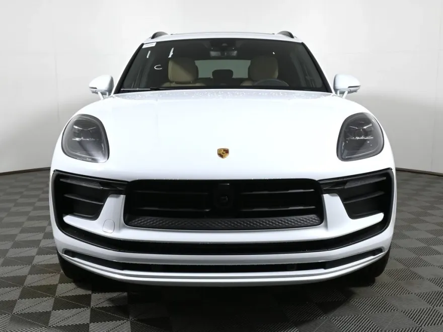 2024 Porsche Macan Base photo 10