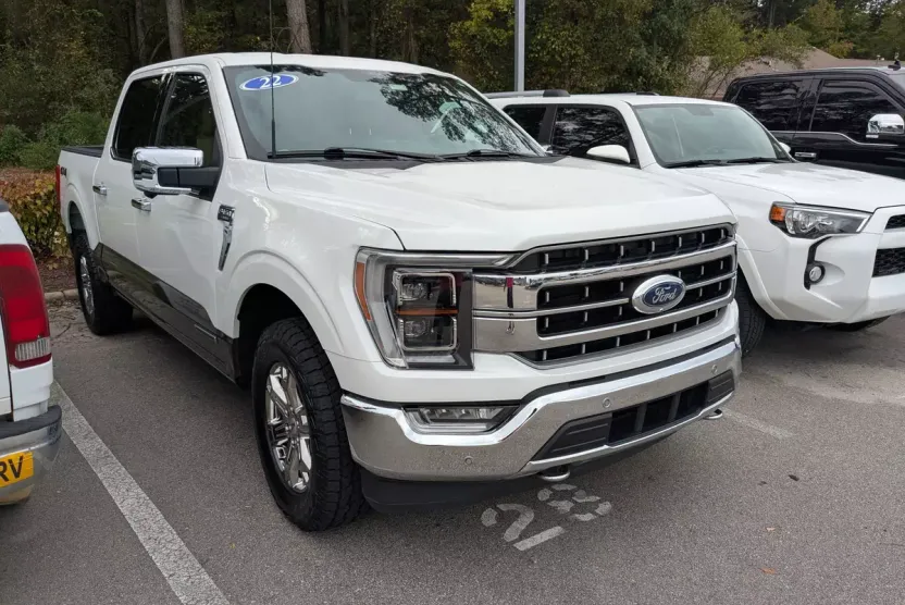 2022 Ford F-150 Lariat photo 1