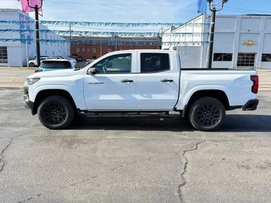 2025 Chevrolet Colorado LT photo 1