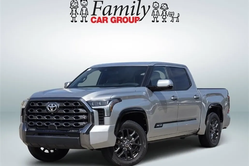 2022 Toyota Tundra Platinum photo 1