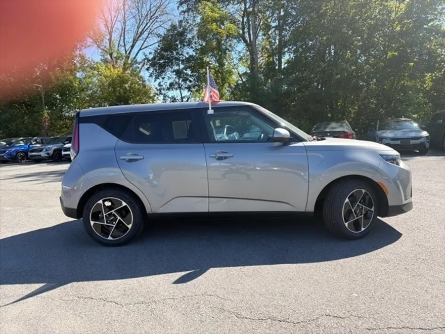 2023 Kia Soul EX photo 1