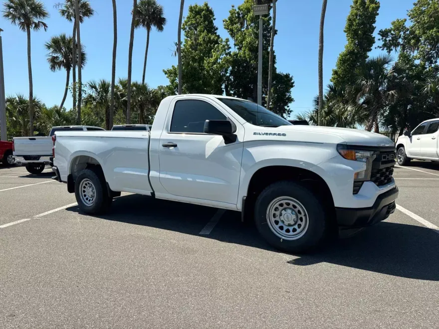 2025 Chevrolet Silverado 1500 photo 1