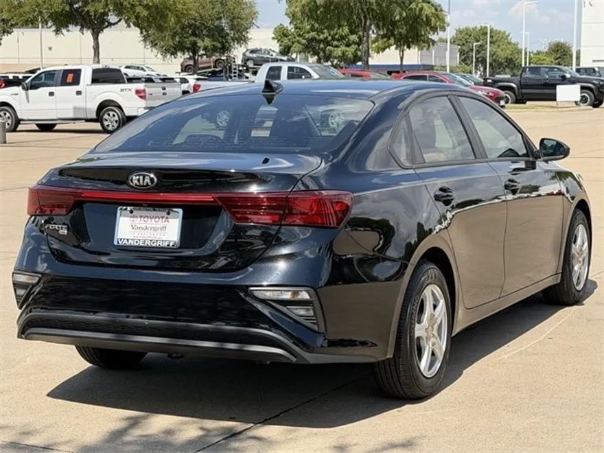 2019 Kia Forte FE photo 1