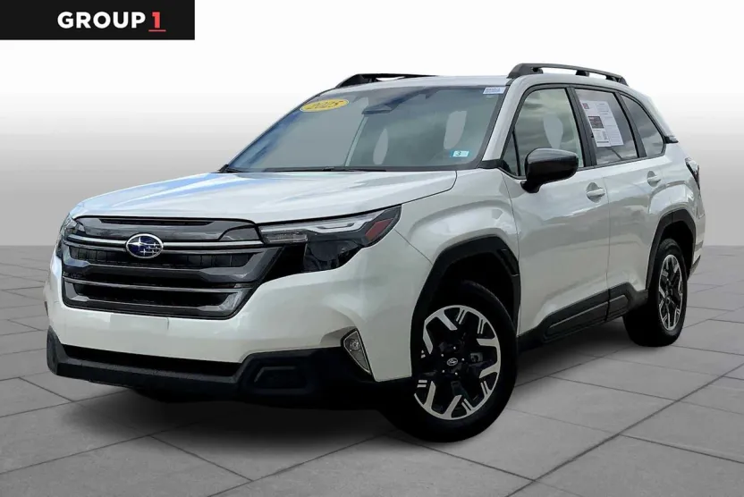 2025 Subaru Forester Premium photo 1