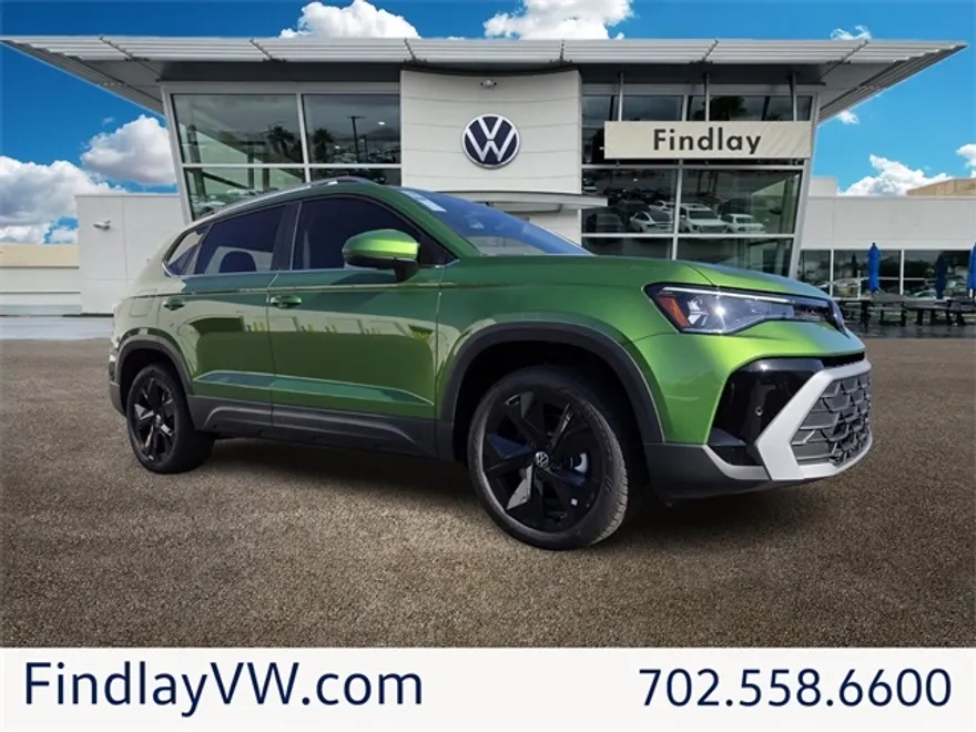 2025 Volkswagen Taos SE photo 1