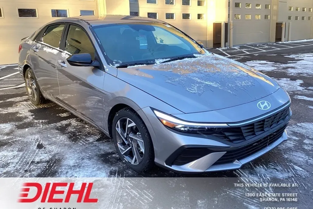 2025 Hyundai Elantra SEL Sport photo 1