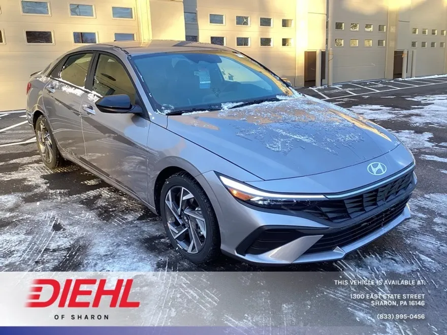 2025 Hyundai Elantra SEL Sport photo 1